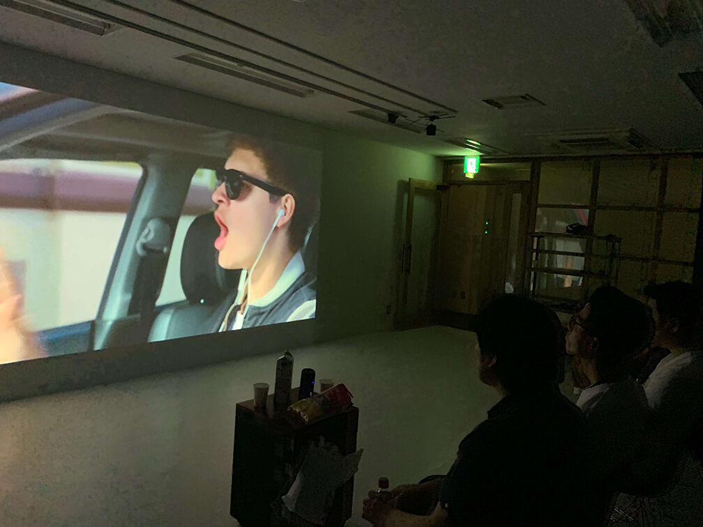 映画鑑賞会の様子